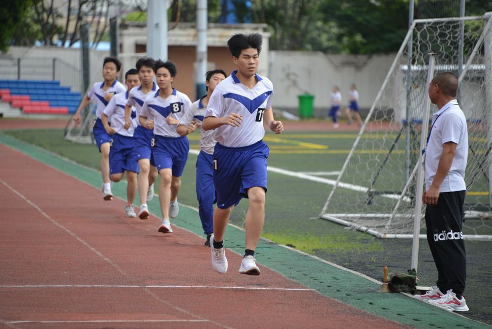 6月13日上午，广州市第一中学耐力跑项目考试现场.jpg