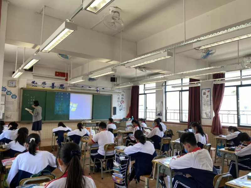 圆玄中学老师上好公共卫生第一课,思政第一课和安全教育第一课.