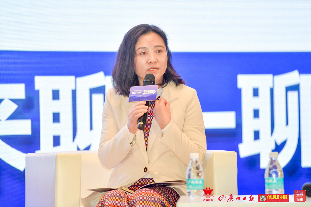 广东省家庭教育讲师团副团长祁丽珠.jpg