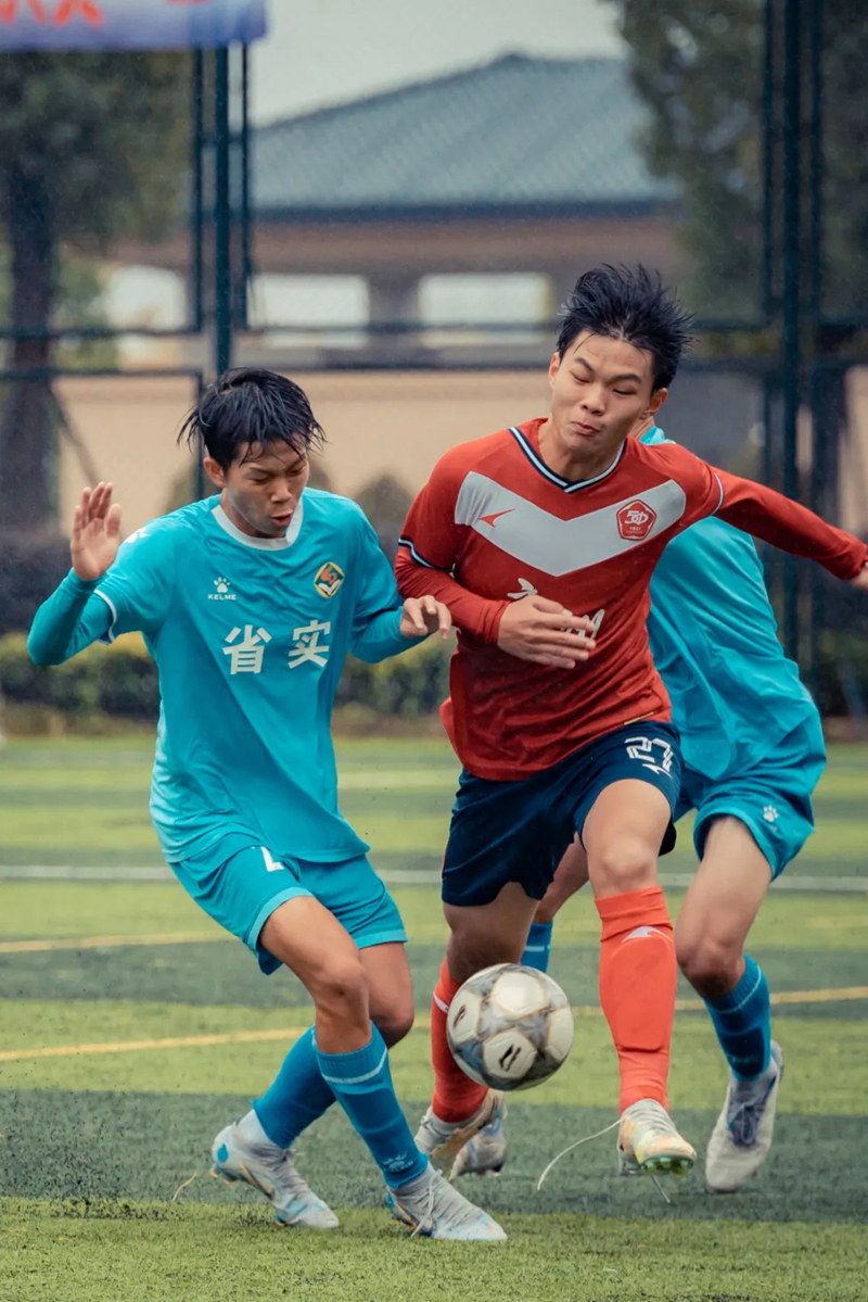 2022年省长杯足球赛广东实验中学对阵广州市第五中学比赛现场_20230104170705.jpg