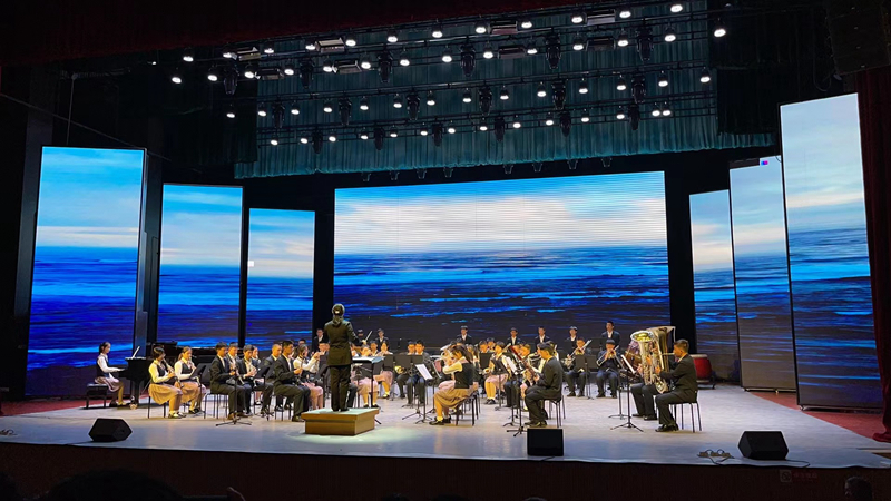 广州市执信中学表演管弦乐合奏节目彼得&middot;伊里奇&middot;柴可夫斯基《F小调第四交响曲》第四乐章.jpg
