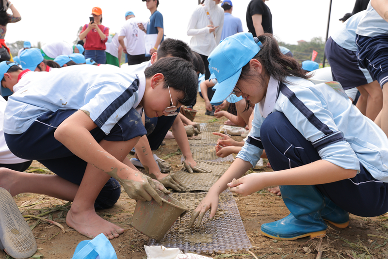 7.中学生组水稻育种竞赛现场_副本.jpg