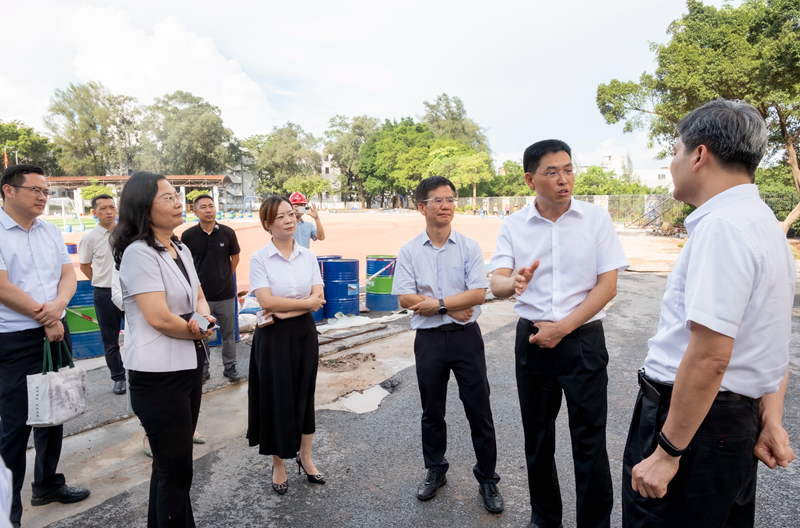 王延廷副秘书长一行到白云区颜乐天纪念中学调研.jpg